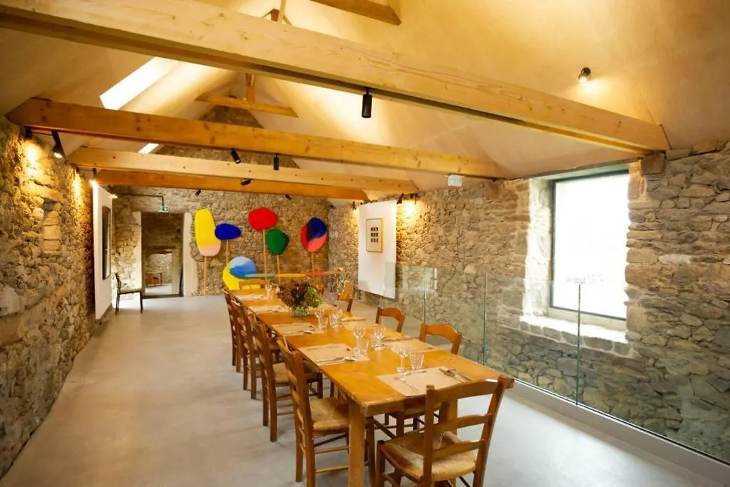 Couette-café La Ferme du golf, gîte atypique et artistique Lancieux