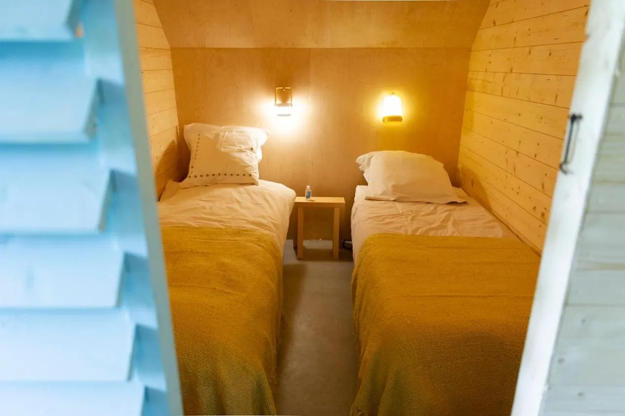 La Ferme Du Golf, Gite Atypique Et Artistique Lancieux Bed & Breakfast