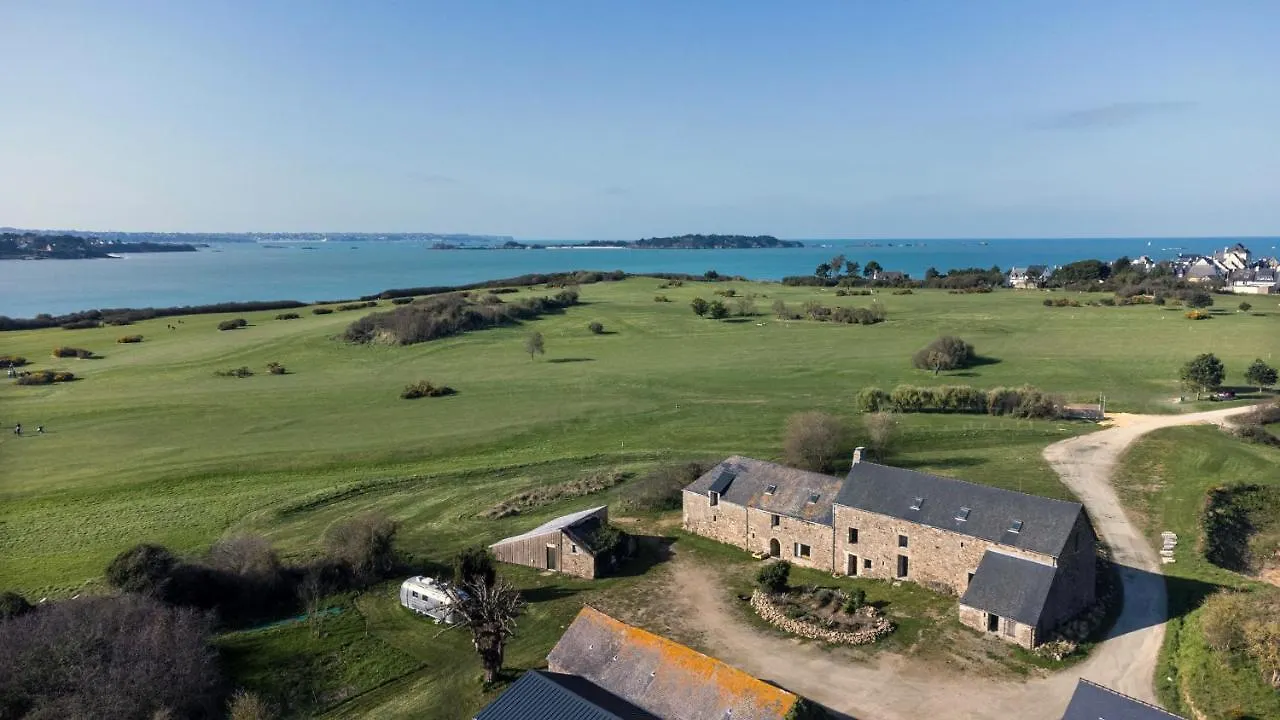 La Ferme du golf, gîte atypique et artistique Lancieux