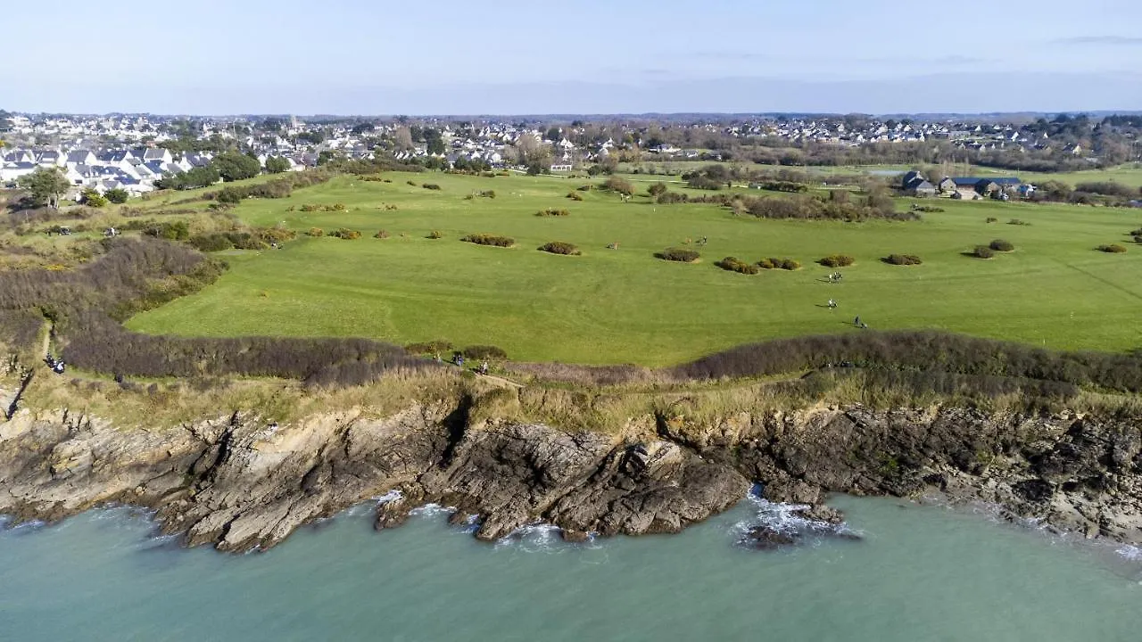 La Ferme Du Golf, Gite Atypique Et Artistique Lancieux Bed & Breakfast