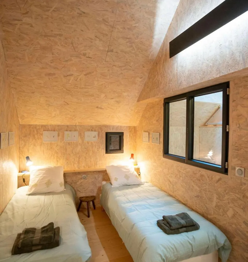 Couette-café La Ferme du golf, gîte atypique et artistique Lancieux France
