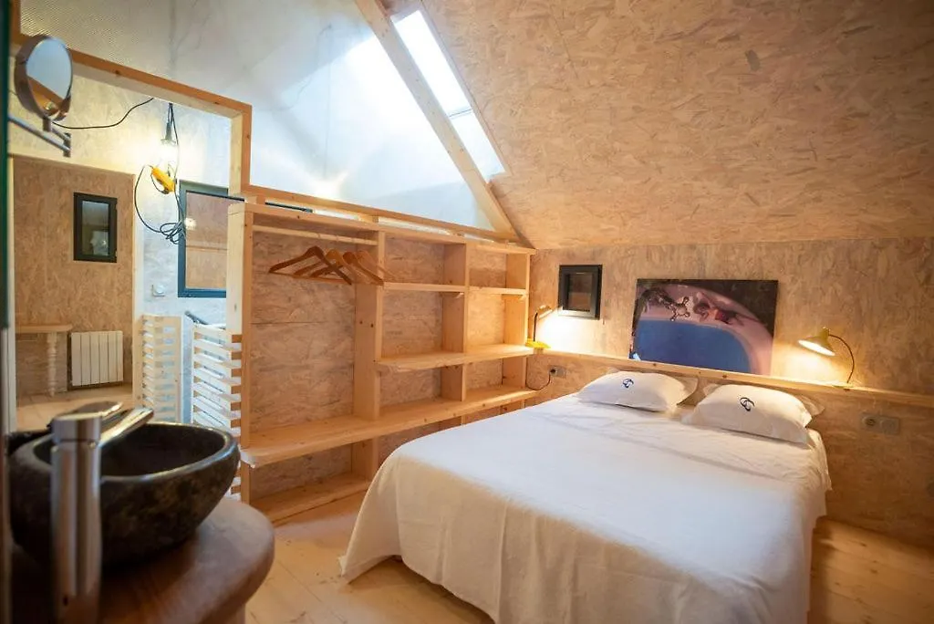 La Ferme du golf, gîte atypique et artistique Lancieux 0*,  France
