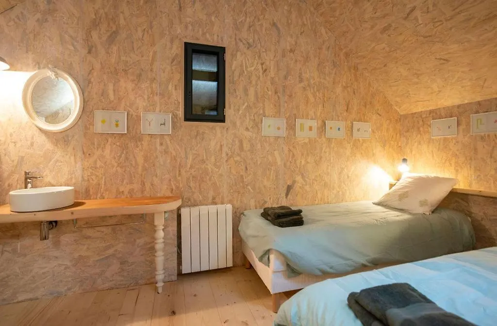 Couette-café La Ferme du golf, gîte atypique et artistique Lancieux France