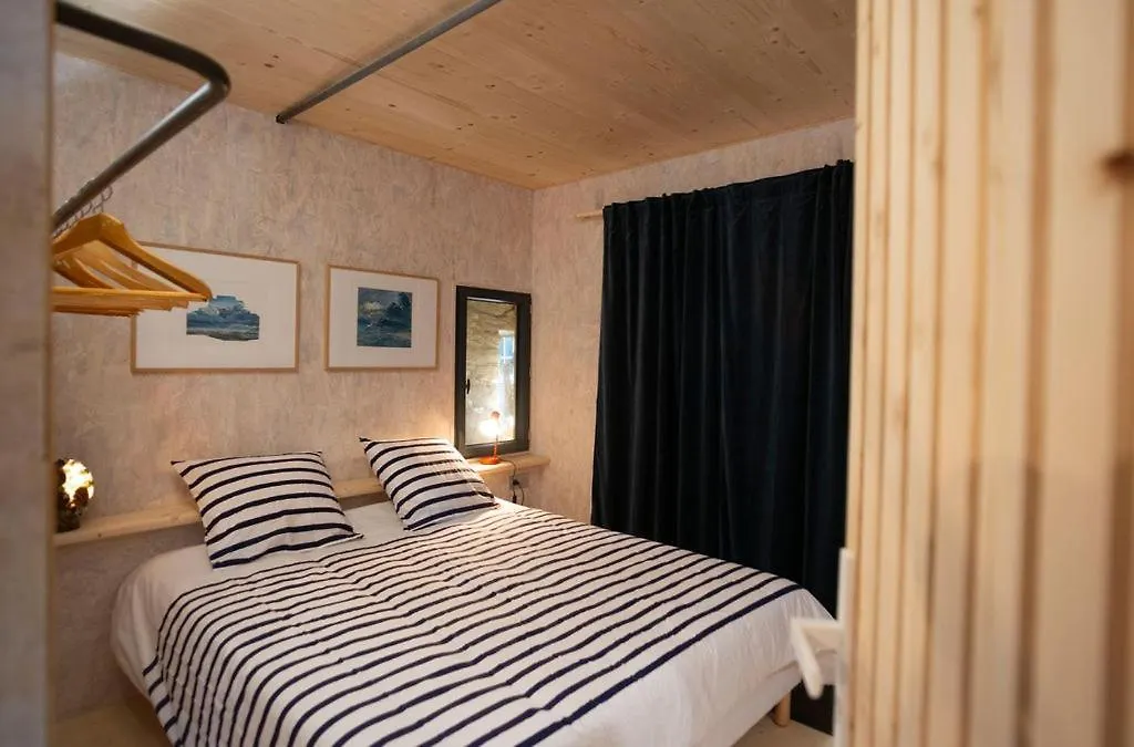 La Ferme du golf, gîte atypique et artistique Lancieux 0*,  France