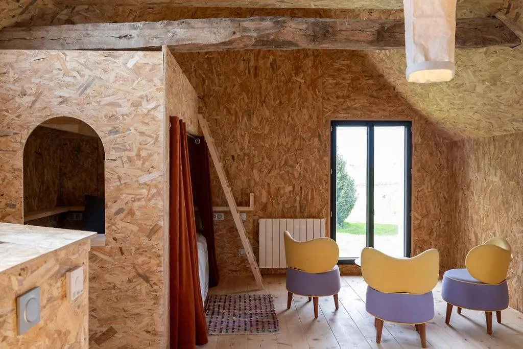 Couette-café La Ferme du golf, gîte atypique et artistique Lancieux