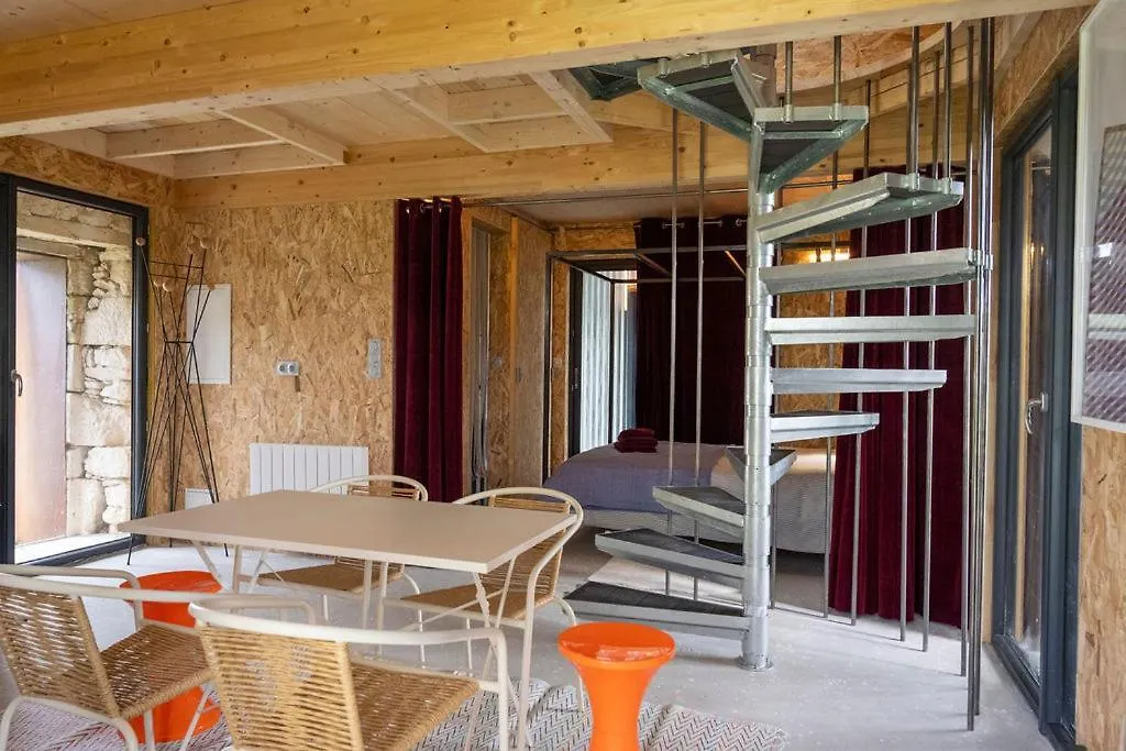 Couette-café La Ferme du golf, gîte atypique et artistique Lancieux
