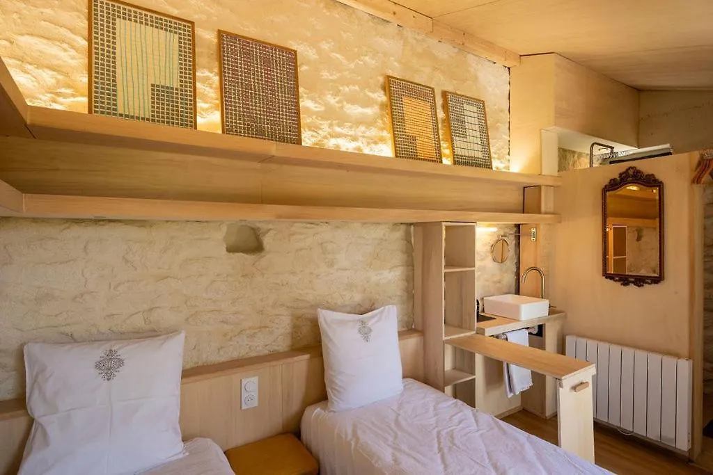 Bed & Breakfast La Ferme Du Golf, Gite Atypique Et Artistique Lancieux