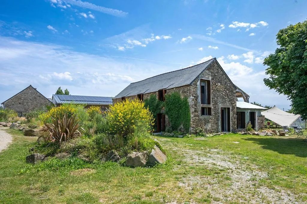 Bed & Breakfast La Ferme Du Golf, Gite Atypique Et Artistique Lancieux