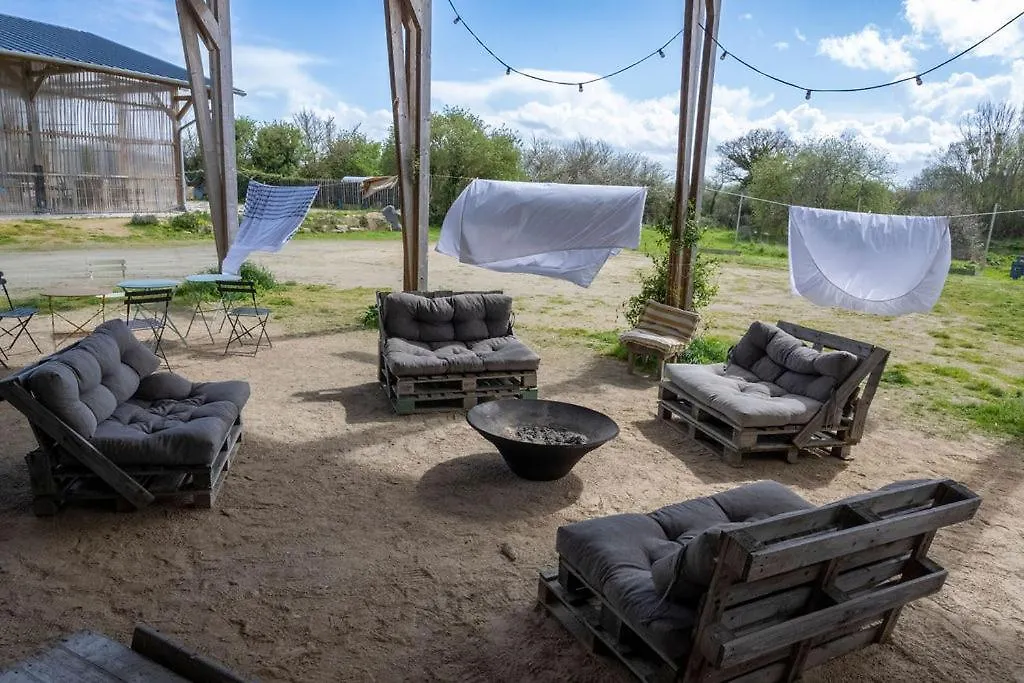 Bed and breakfast La Ferme Du Golf, Gite Atypique Et Artistique Lancieux