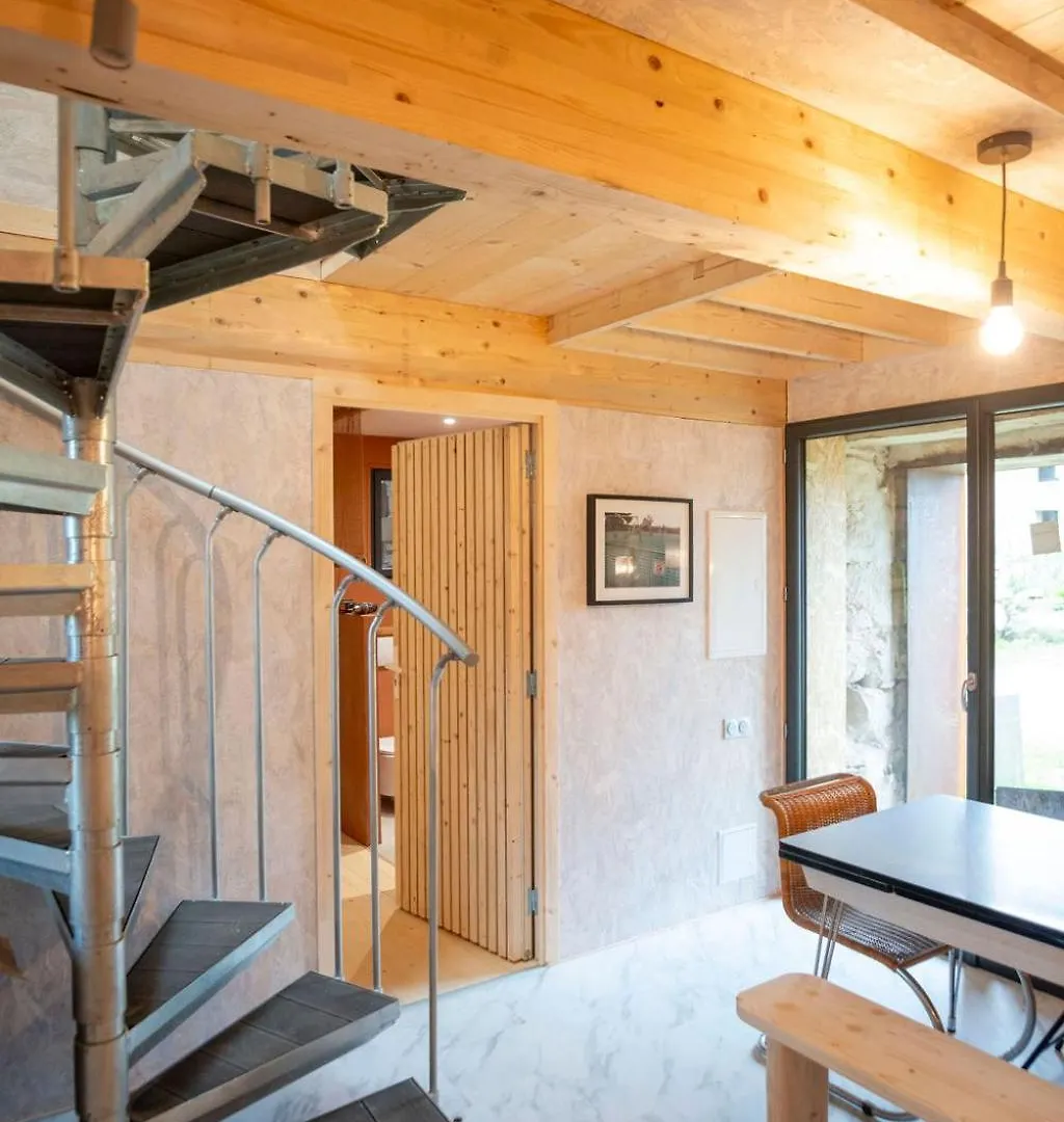 Bed and breakfast La Ferme Du Golf, Gite Atypique Et Artistique Lancieux