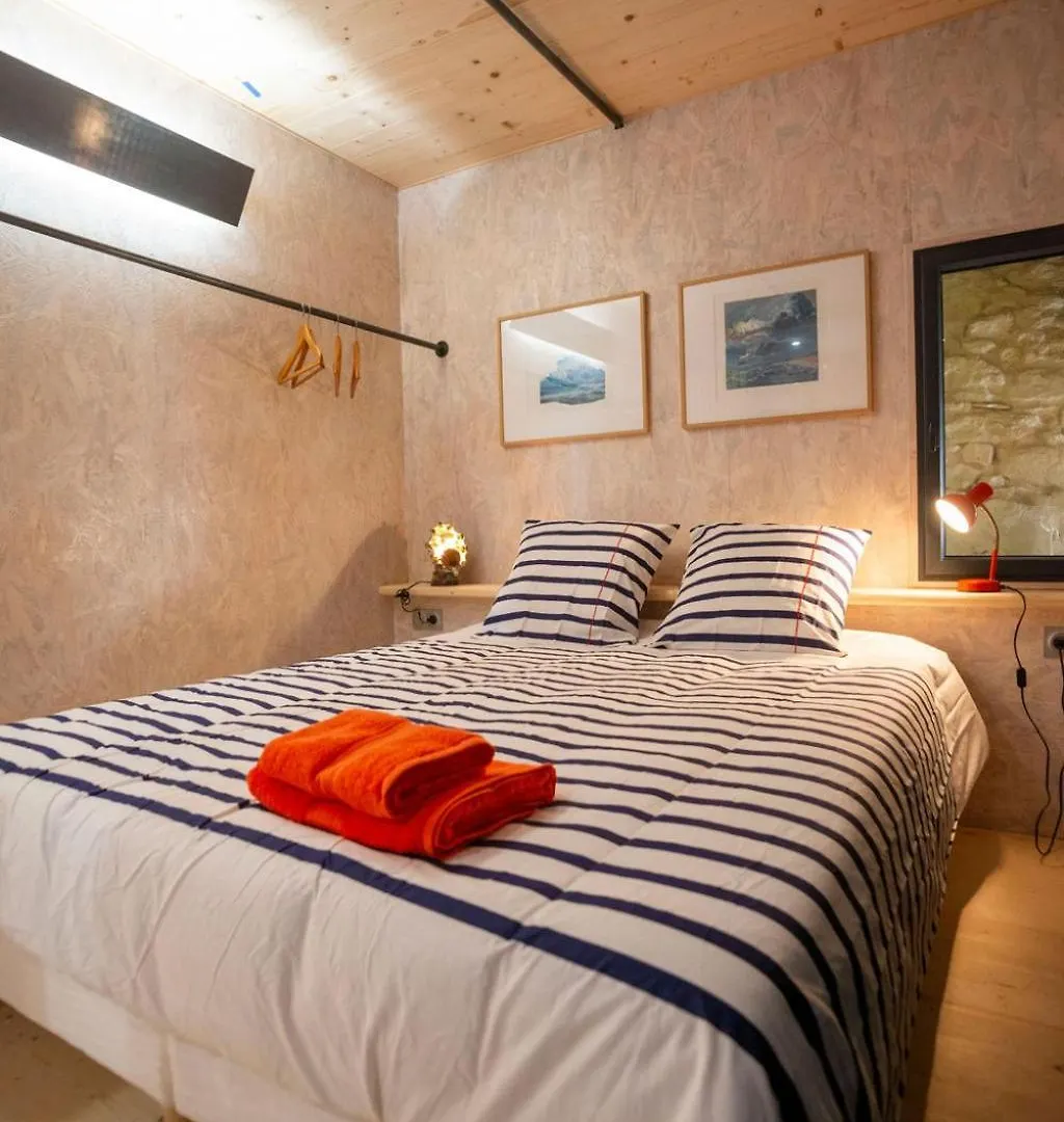 La Ferme Du Golf, Gite Atypique Et Artistique Lancieux Bed and breakfast