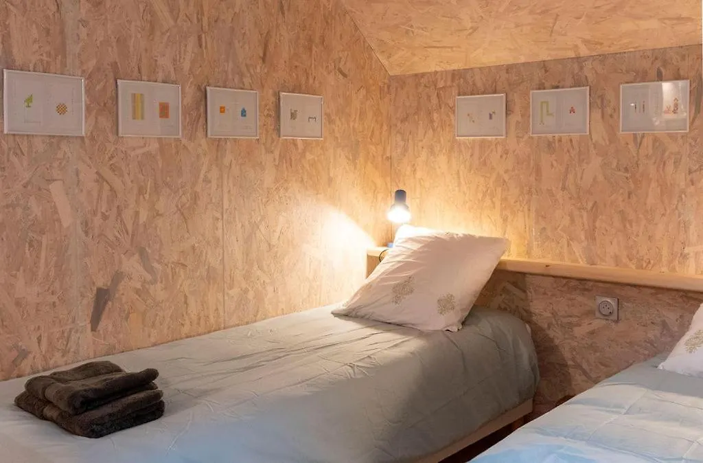 La Ferme Du Golf, Gite Atypique Et Artistique Lancieux Bed and breakfast